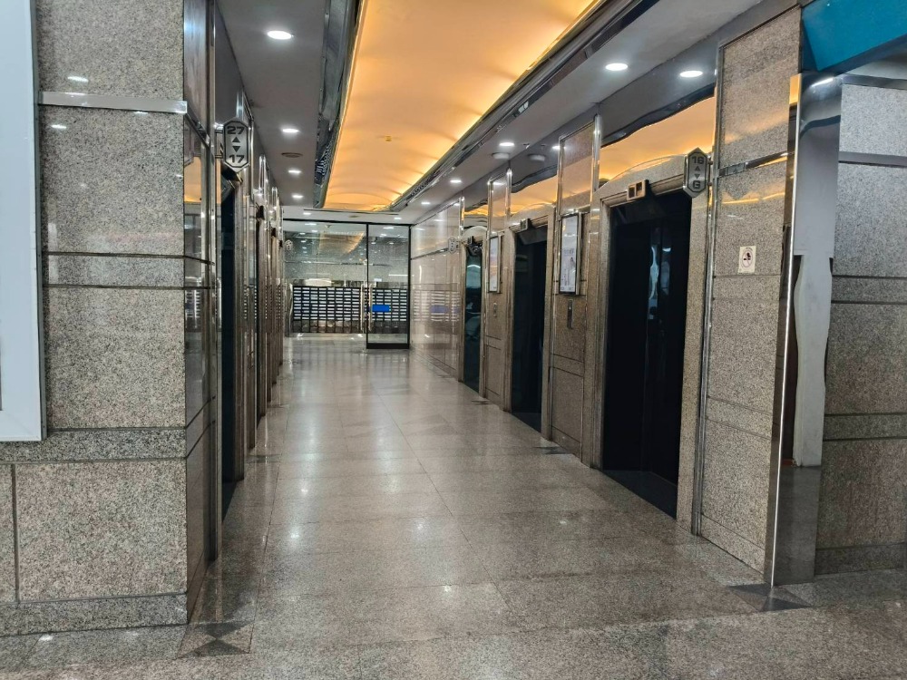 ขายสำนักงานราชเทวี พญาไท : ขายอาคาร สำนักงาน พญาไท พลาซ่า ติดรถไฟฟ้าสถานี BTS พญาไท ขนาด 120.17 ตร.ม. ชั้น 15 วิวเมือง (ใกล้ 3 สถานีรถไฟฟ้า) ย่านธุรกิจ ติดถนนใหญ่และใกล้ทางด่วน