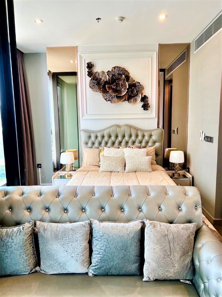 For SaleCondoRama9, Petchburi, RCA : For sale: The Esse Singha Complex, furniture, electrical appliances, fully decorated, beautiful and luxurious style.