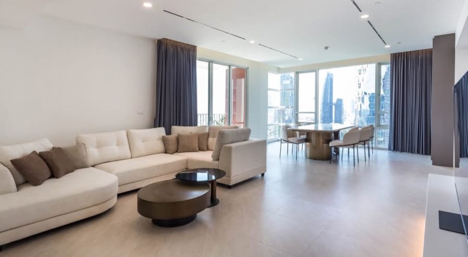 ให้เช่าคอนโดสุขุมวิท อโศก ทองหล่อ : ♢ Prime Location ♢ ชั้น 15+ 155.00 ตร.ม. | 3 ห้องนอน 3 ห้องน้ำ | ใกล้ BTS เอกมัย, ทองหล่อ 1 นาที, เมเจอร์ ซีนีเพล็กซ์ สุขุมวิท 1 นาที