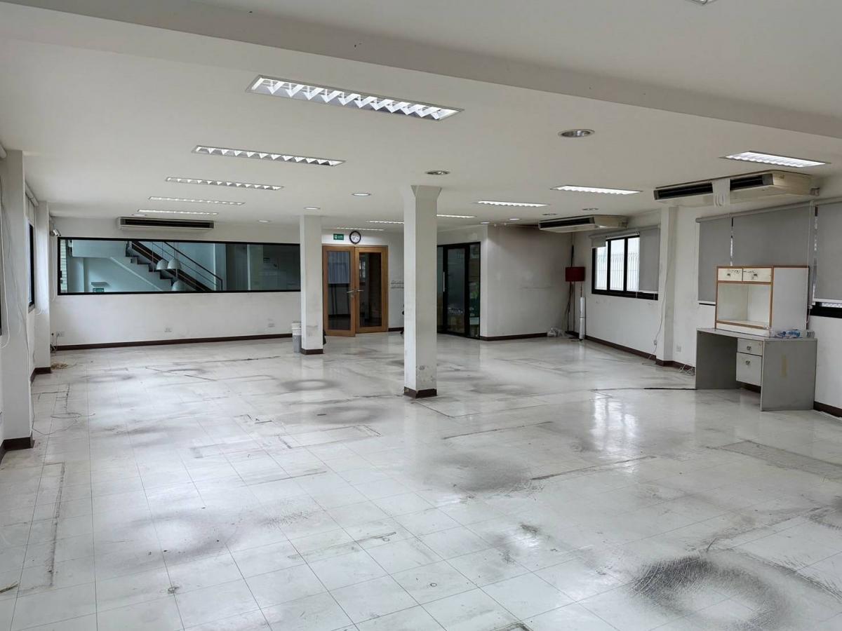 For RentHome OfficeOnnut, Udomsuk : For rent, 3-storey, 4-unit building #Phra Khanong