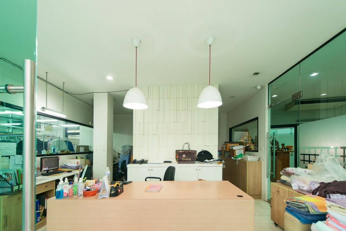 For RentHome OfficeOnnut, Udomsuk : For rent, 3-storey, 4-unit building #Phra Khanong