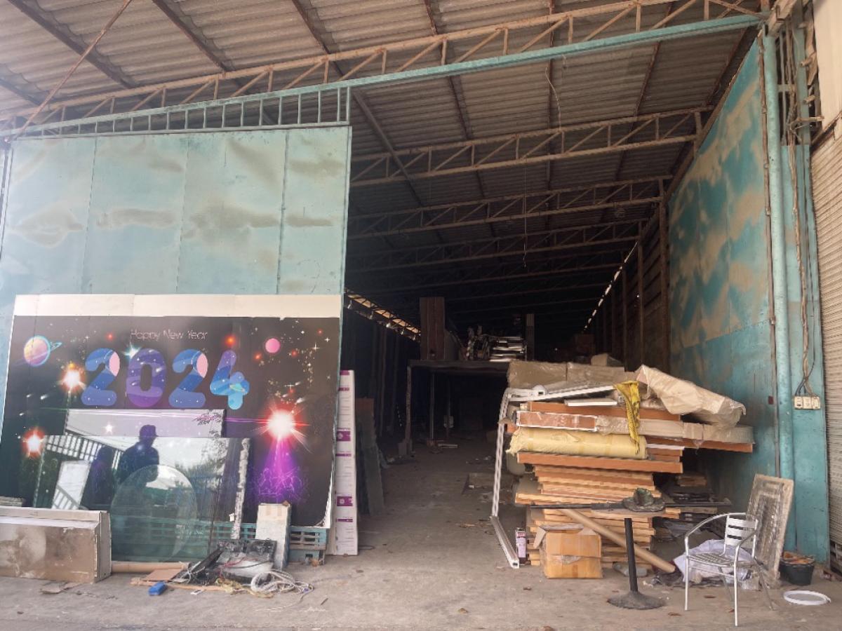 For RentFactoryBang kae, Phetkasem : Factory/warehouse for rent, Wat Muang, Phetkasem 63, area size 3,460 square meters, located on Phetkasem 63 Road, only 3 km from the main Phetkasem Road and only 4 km from Kanchanaphisek Road.