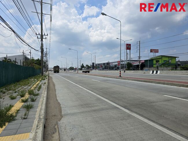 ขายที่ดินฉะเชิงเทรา : ขายถูกที่สุด ที่ดินติดถนนเลี่ยงเมืองฉะเชิงเทรา (ทล.365) เชื่อมต่อเขตเศรษฐกิจ EEC พร้อมพัฒนาเพื่อธุรกิจหลากหลาย หน้ากว้าง 112.63 เมตร พร้อมพัฒนาทันที!