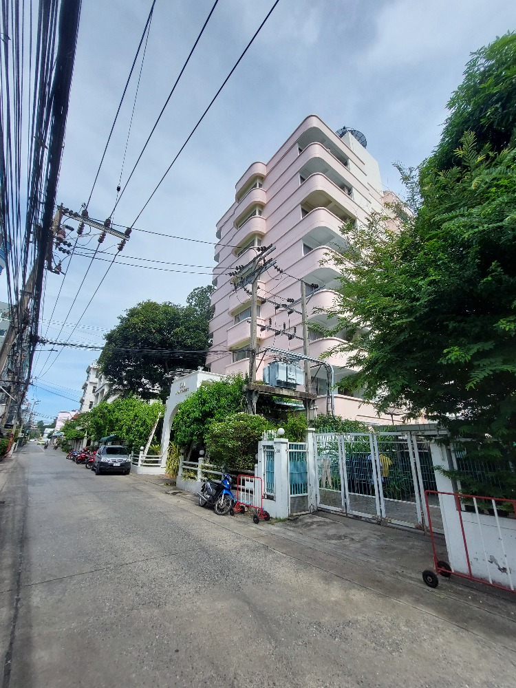 For SaleHotel&Apartment BusinessRama9, Petchburi, RCA : For sale: 8-storey apartment with roof terrace, Ratchada Soi 3, Chinese Embassy Soi, Din Daeng, area 122 sq w, 63 rooms, price 120 million baht*
