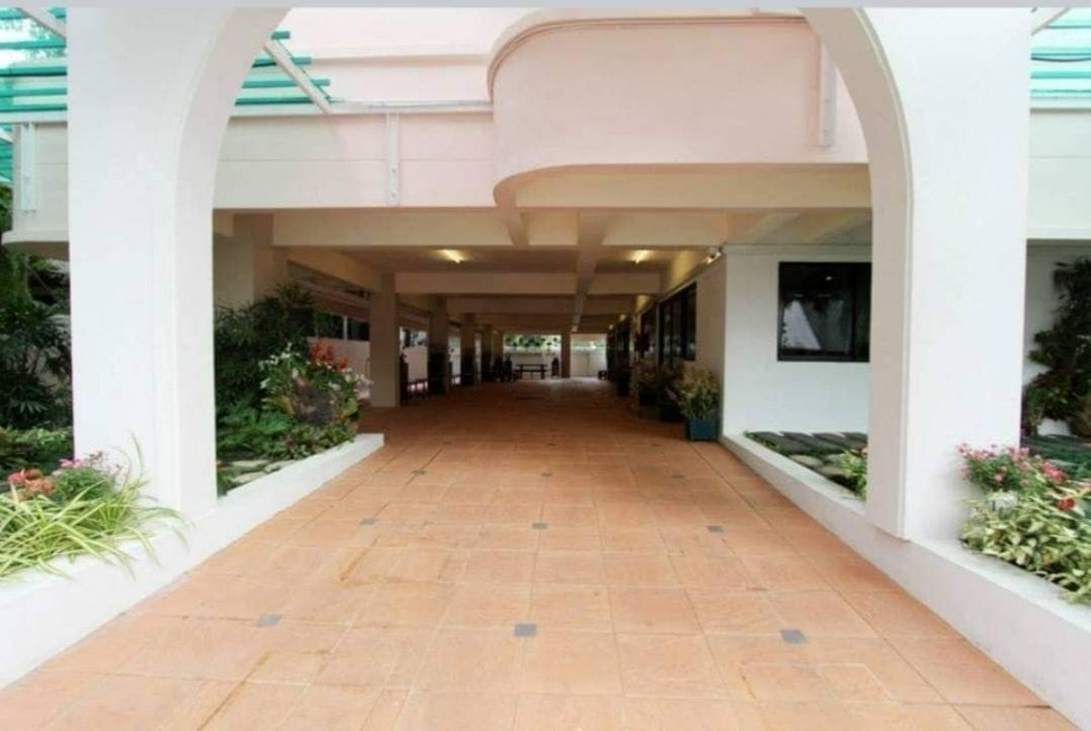 For SaleHotel&Apartment BusinessRama9, Petchburi, RCA : For sale: 8-storey apartment with roof terrace, Ratchada Soi 3, Chinese Embassy Soi, Din Daeng, area 122 sq w, 63 rooms, price 120 million baht*