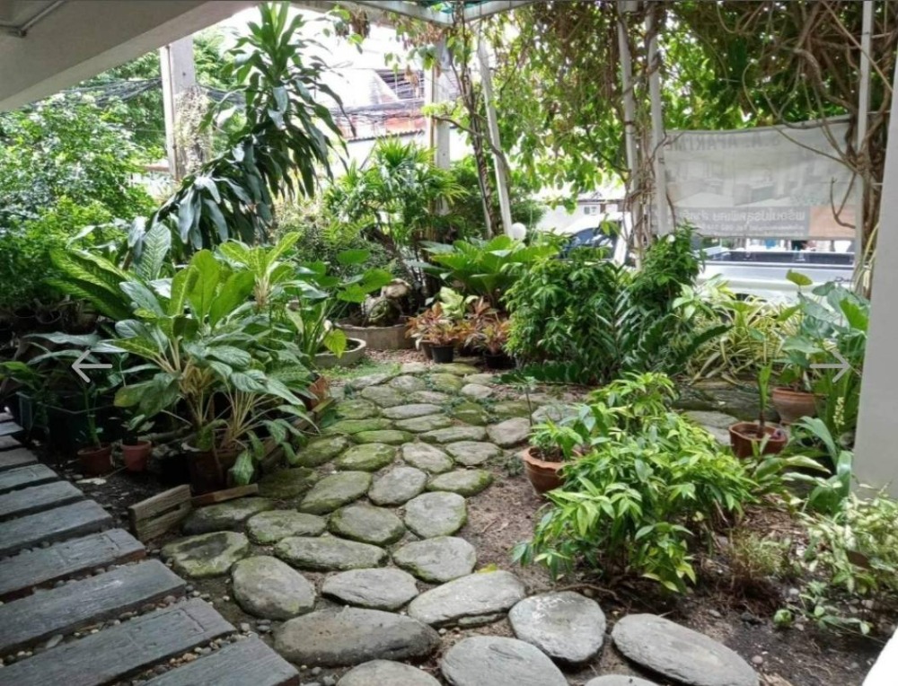 For SaleHotel&Apartment BusinessRama9, Petchburi, RCA : For sale: 8-storey apartment with roof terrace, Ratchada Soi 3, Chinese Embassy Soi, Din Daeng, area 122 sq w, 63 rooms, price 120 million baht*