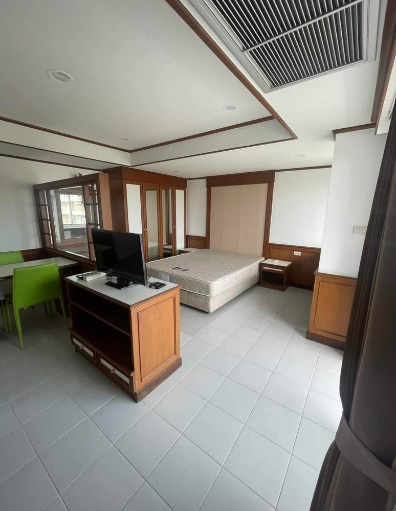 For SaleHotel&Apartment BusinessRama9, Petchburi, RCA : For sale: 8-storey apartment with roof terrace, Ratchada Soi 3, Chinese Embassy Soi, Din Daeng, area 122 sq w, 63 rooms, price 120 million baht*