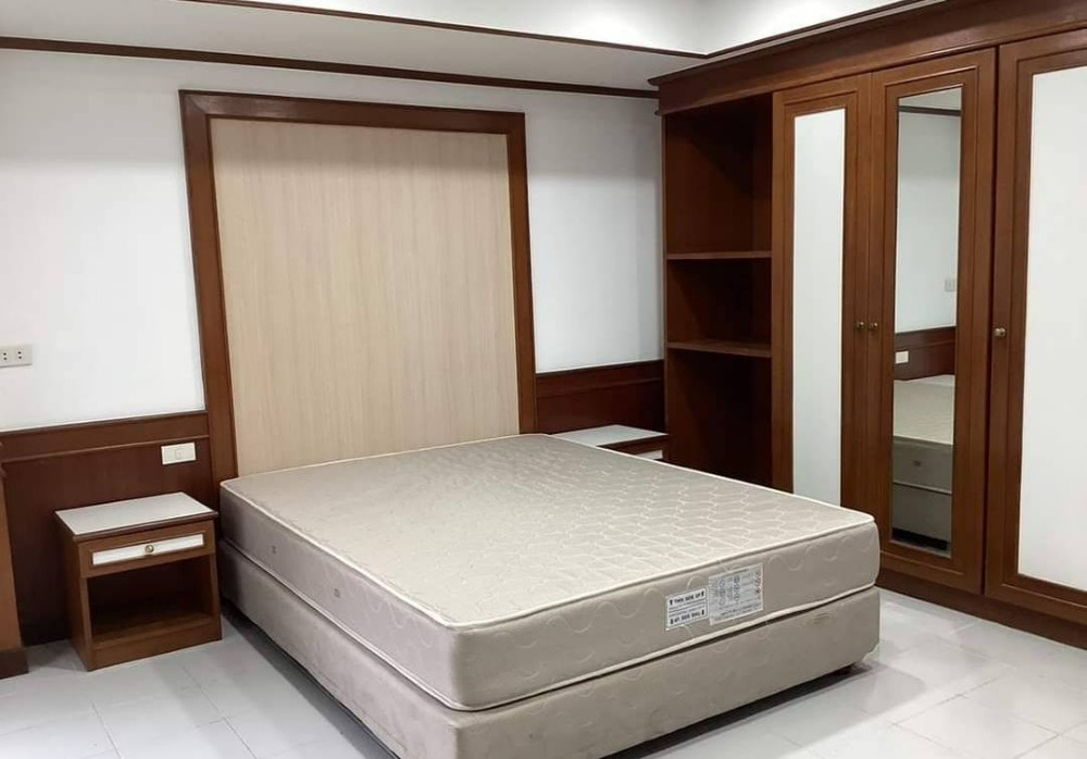 For SaleHotel&Apartment BusinessRama9, Petchburi, RCA : For sale: 8-storey apartment with roof terrace, Ratchada Soi 3, Chinese Embassy Soi, Din Daeng, area 122 sq w, 63 rooms, price 120 million baht*