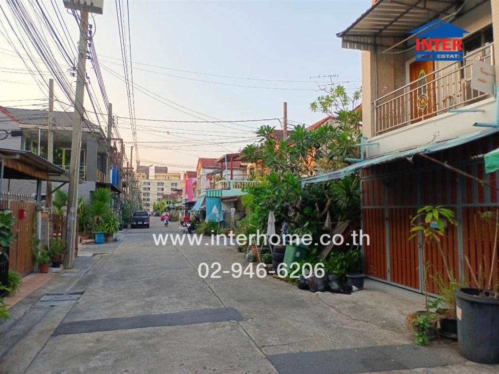 For SaleTownhomeLadprao101, Happy Land, The Mall Bang Kapi : 2-storey townhouse, 16.5 sq w, Ruean Thong Niwet Village, Soi Seri Thai 44, Lat Phrao Road, Seri Thai Road, Bang Kapi District, Bangkok