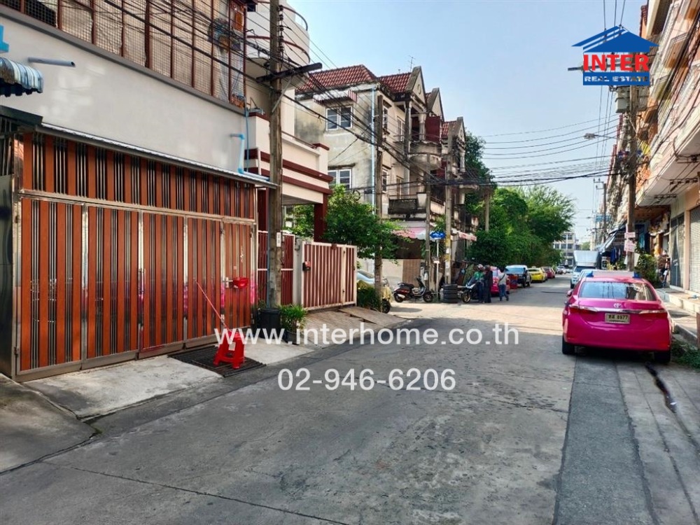 ขายทาวน์โฮมเสรีไทย-นิด้า : ทาวน์เฮ้าส์ 3 ชั้น 20 ตร.ว. หมู่บ้านเปี่ยมสุข เสรีไทย32 ซอยเสรีไทย32 ถนนลาดพร้าว ถนนเสรีไทย เขตบางกะปิ กรุงเทพมหานคร