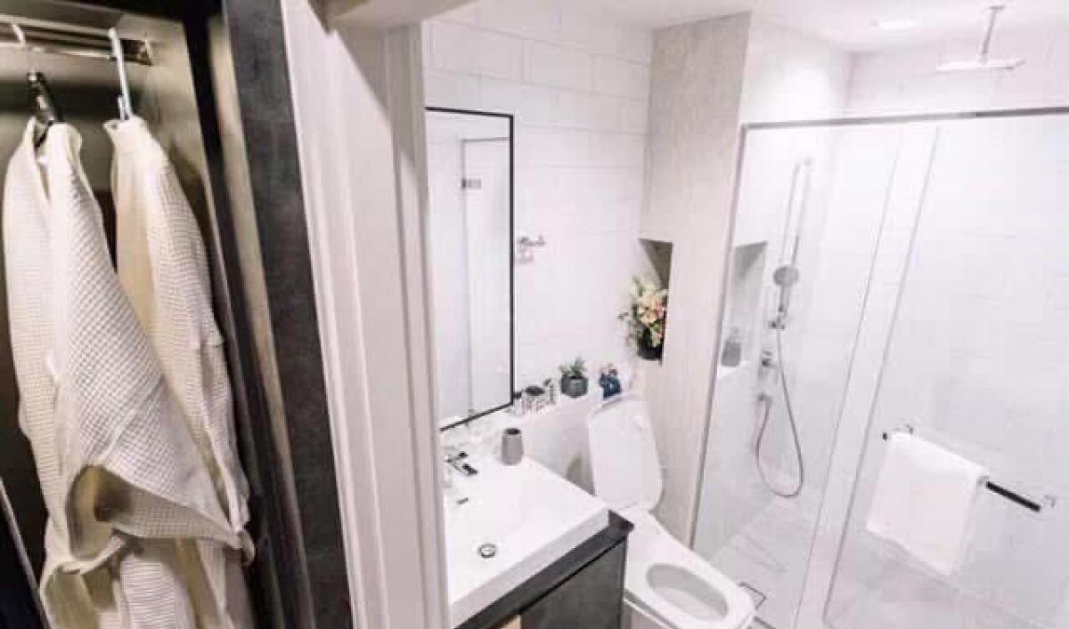 For SaleCondoSapankwai,Jatujak : 📢👇 Sell with tenant til june 26
Reasonable and worth price for living and investing as good location, opposite Jatujak park ,beautiful park view, easily traveling as near BTS and MRT