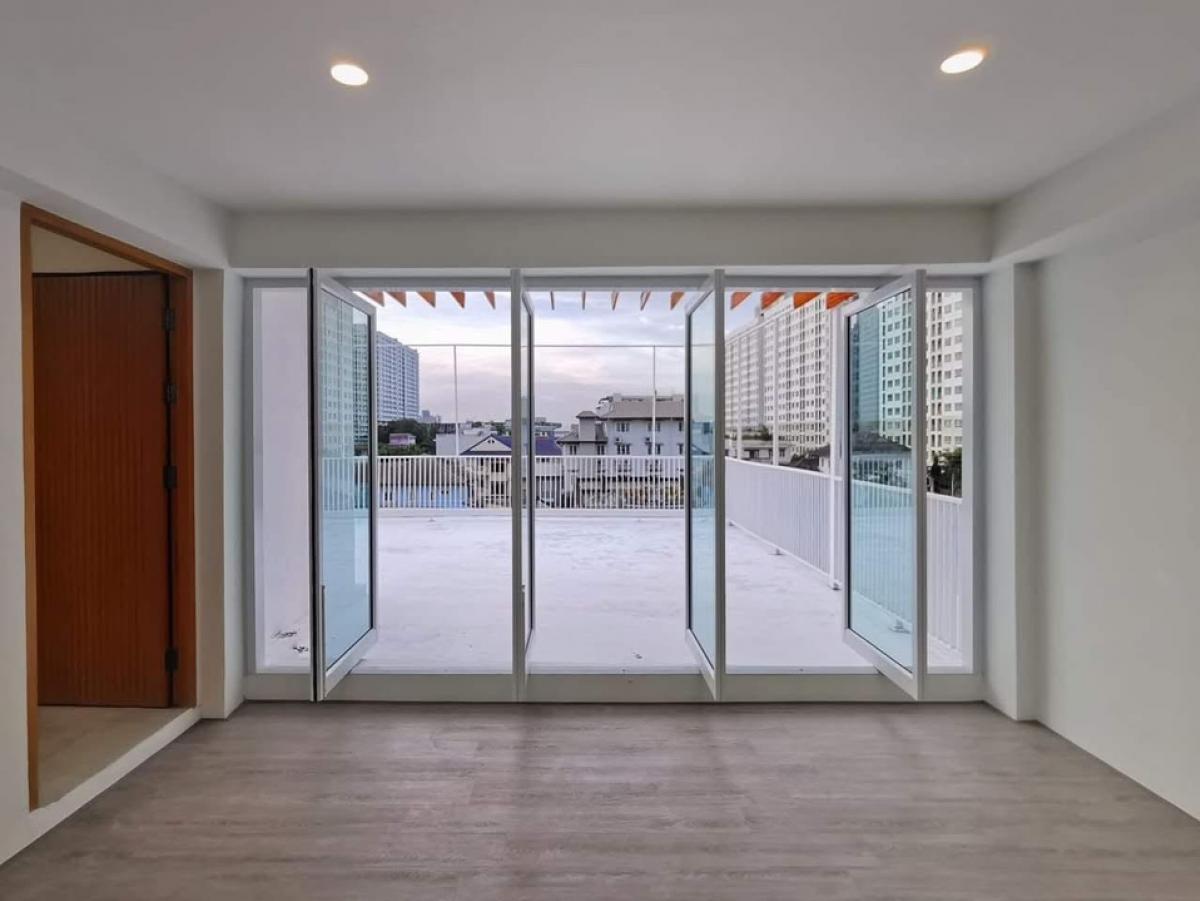 ขายโฮมออฟฟิศอ่อนนุช อุดมสุข : ลงทุน Yield 7-9.5 % Home Office Sukhumvit 77 อ่อนนุช 6 ขนาด 622 Sq.m เพียง 39.5 MB ติดต่อ 086-795-9997 (จิมมี่)