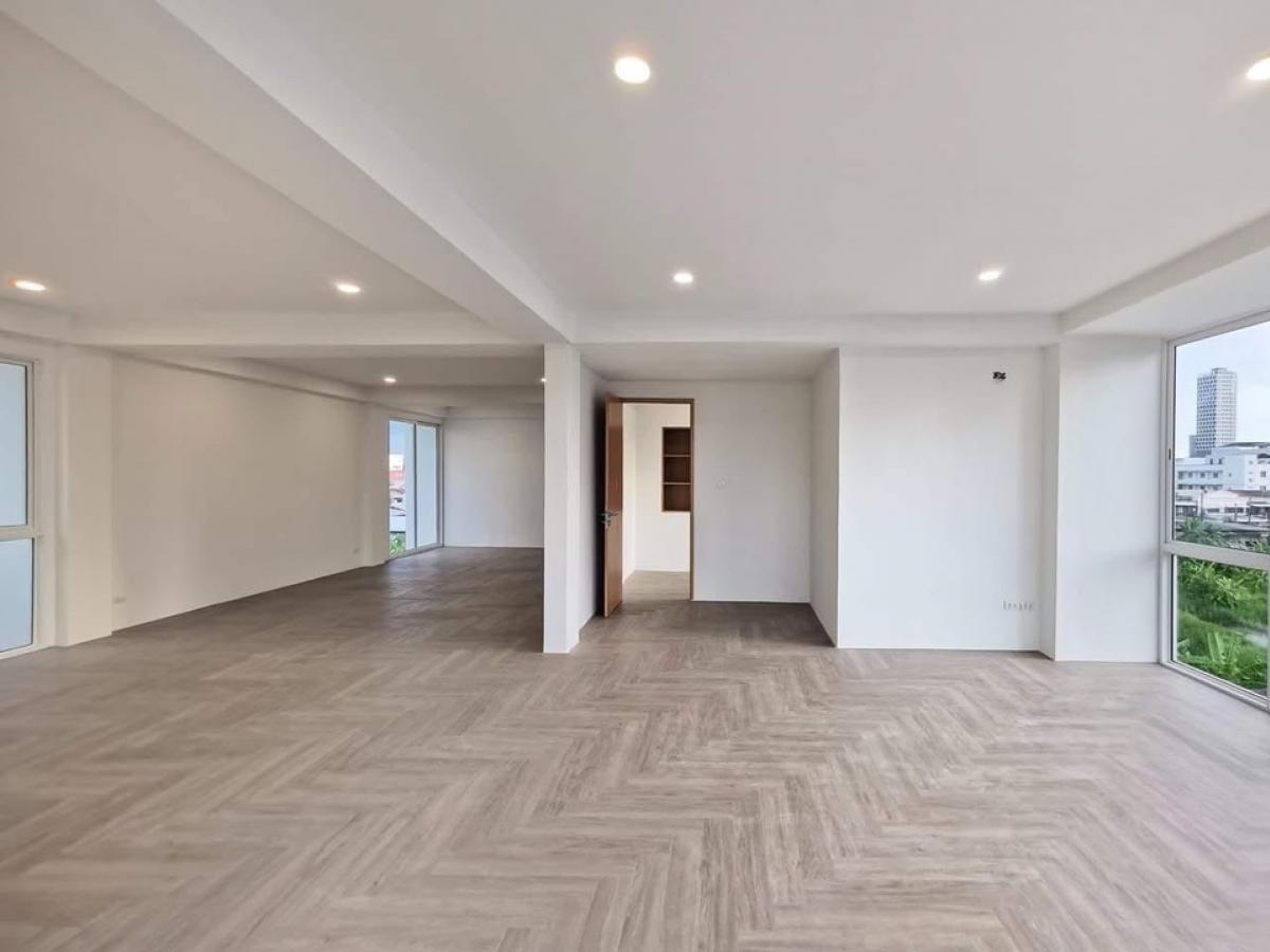 ขายโฮมออฟฟิศอ่อนนุช อุดมสุข : ลงทุน Yield 7-9.5 % Home Office Sukhumvit 77 อ่อนนุช 6 ขนาด 622 Sq.m เพียง 39.5 MB ติดต่อ 086-795-9997 (จิมมี่)