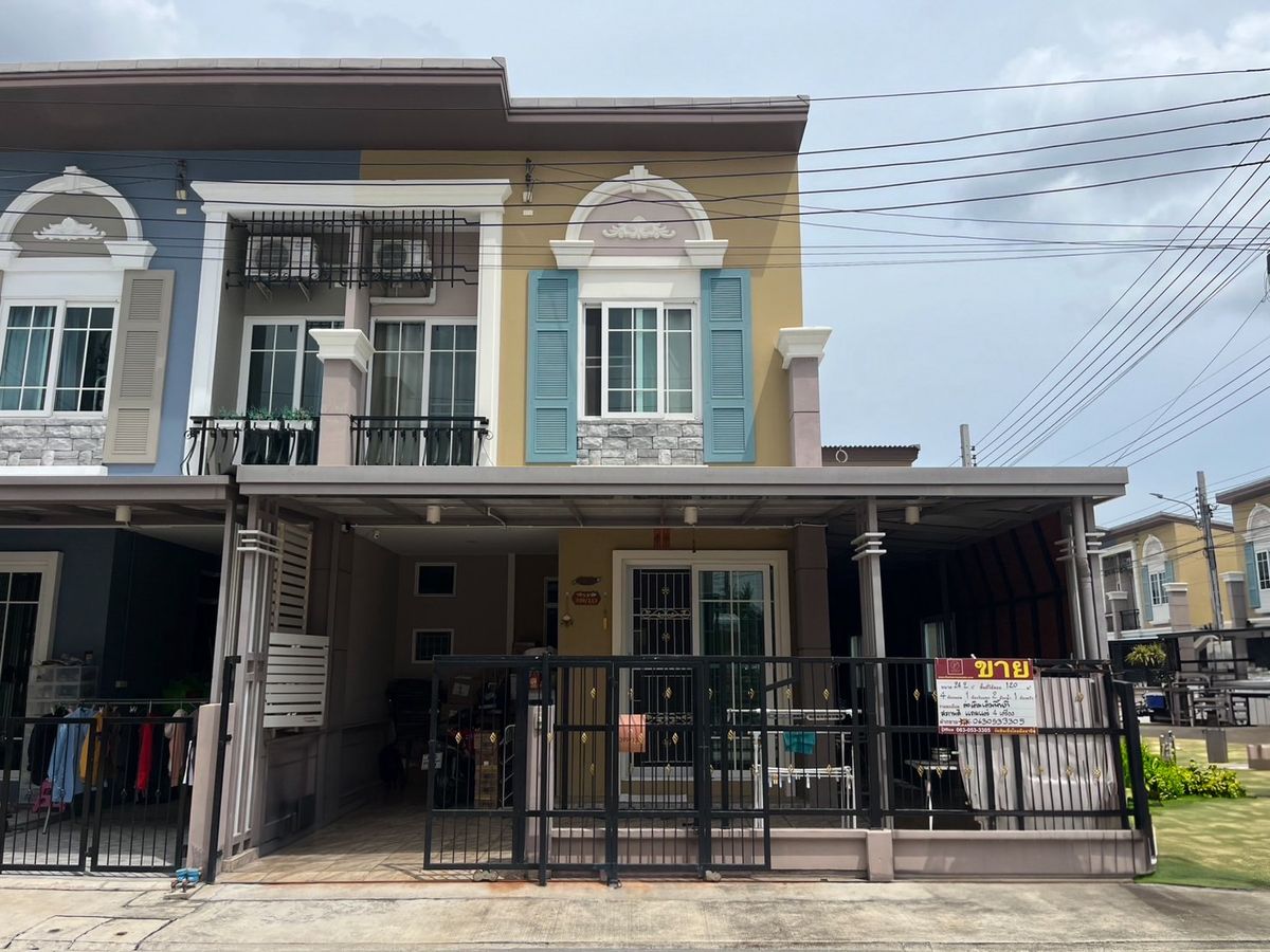 ขายทาวน์โฮมบางแค เพชรเกษม : ขายทาวน์โฮม เนื้อที่ 24.2 ตร.ว ม.โกลเด้นทาวน์ 2 บางแค  หลังมุม ต่อเติมเต็ม ต่อรองราคาได้