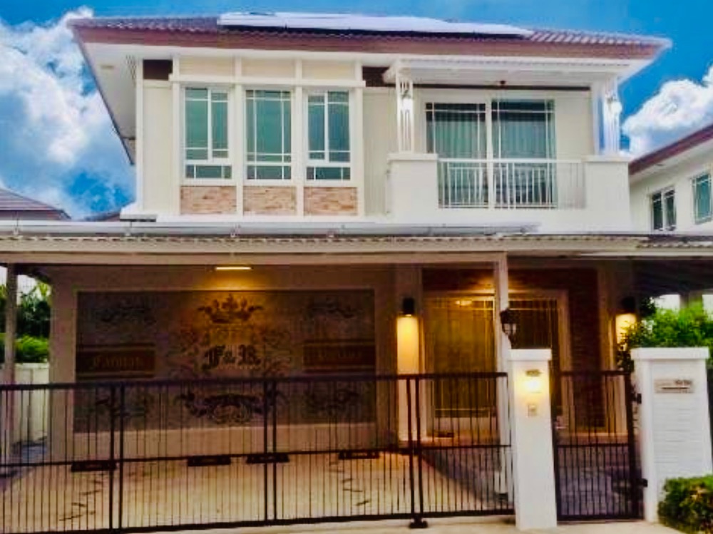 For SaleHousePattanakan, Srinakarin : 🏡 For Sale: Modern 2-Story Detached House, Fully Furnished