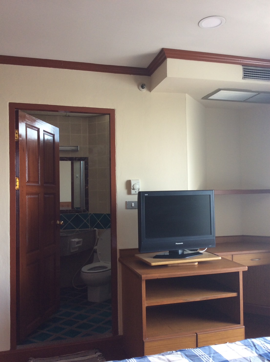 ให้เช่าคอนโดวิทยุ ชิดลม หลังสวน : Wittayu Complex, 2 bed, 22000 per month