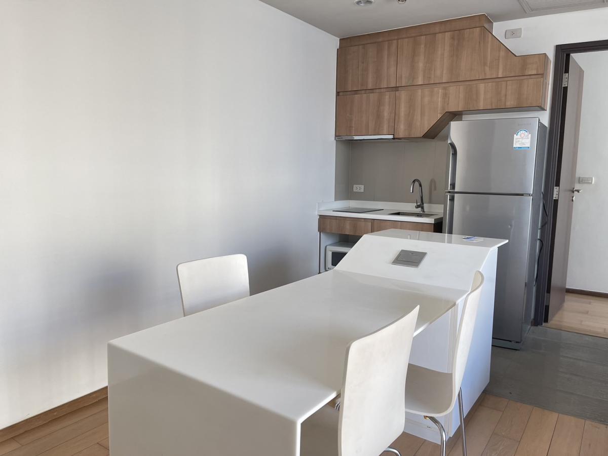 For RentCondoRatchathewi,Phayathai : 03/04/2026, Rent a condo Pyne By Sansiri 1 bedroom near BTS Ratchathewi
with a swimming pool and fitness starting at 29,000 THB/month. 0642748883