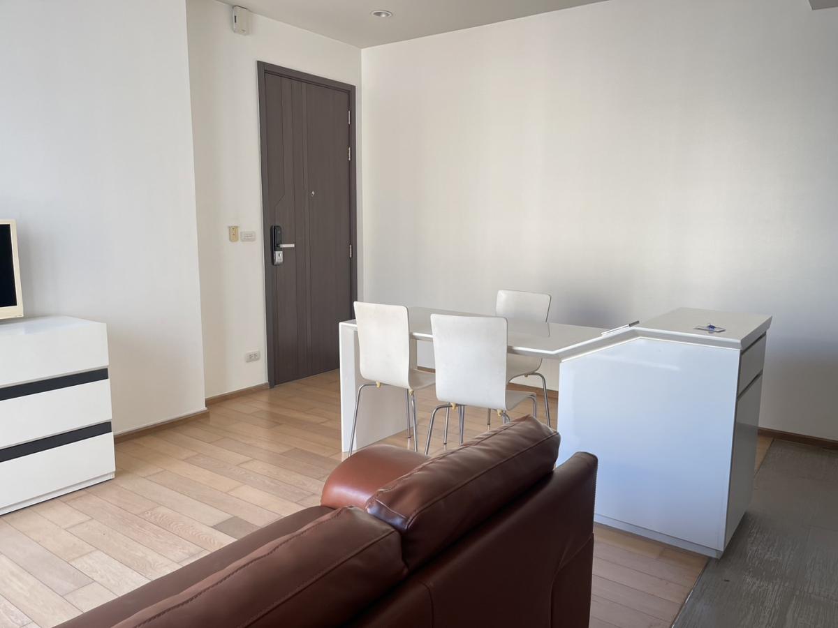 For RentCondoRatchathewi,Phayathai : 03/04/2026, Rent a condo Pyne By Sansiri 1 bedroom near BTS Ratchathewi
with a swimming pool and fitness starting at 29,000 THB/month. 0642748883