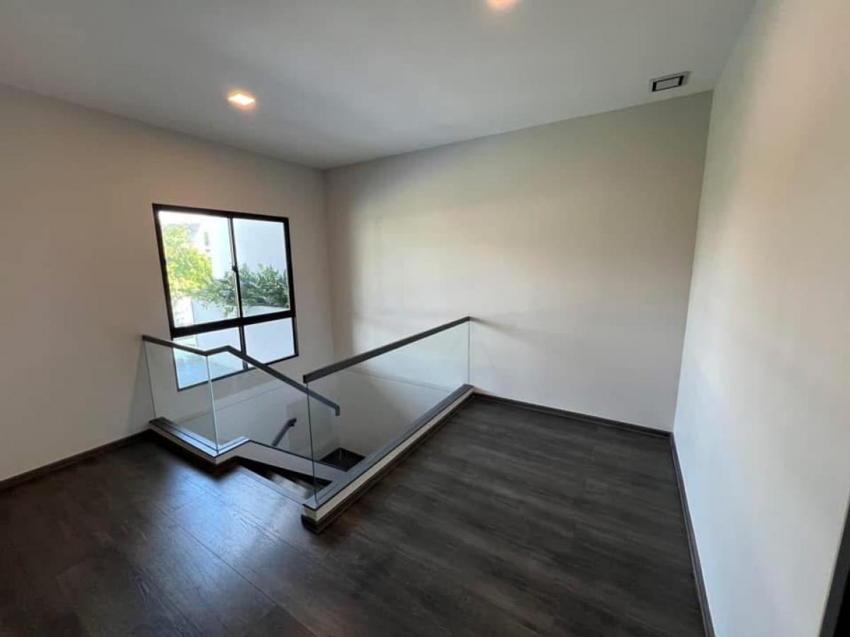 ขายบ้านบางนา แบริ่ง ลาซาล : ขายบ้าน Vive Bangna Km 7 ขนาด 225 Sq.m 3 Bed 4 bath  เพียง 18,000,000 MB ติดต่อ 086-795-9997 (จิมมี่)