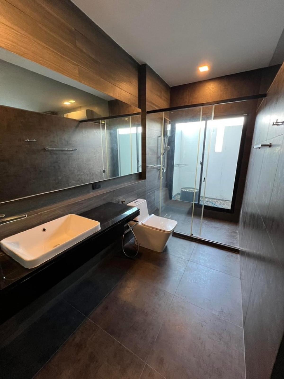 ขายบ้านบางนา แบริ่ง ลาซาล : ขายบ้าน Vive Bangna Km 7 ขนาด 225 Sq.m 3 Bed 4 bath  เพียง 18,000,000 MB ติดต่อ 086-795-9997 (จิมมี่)