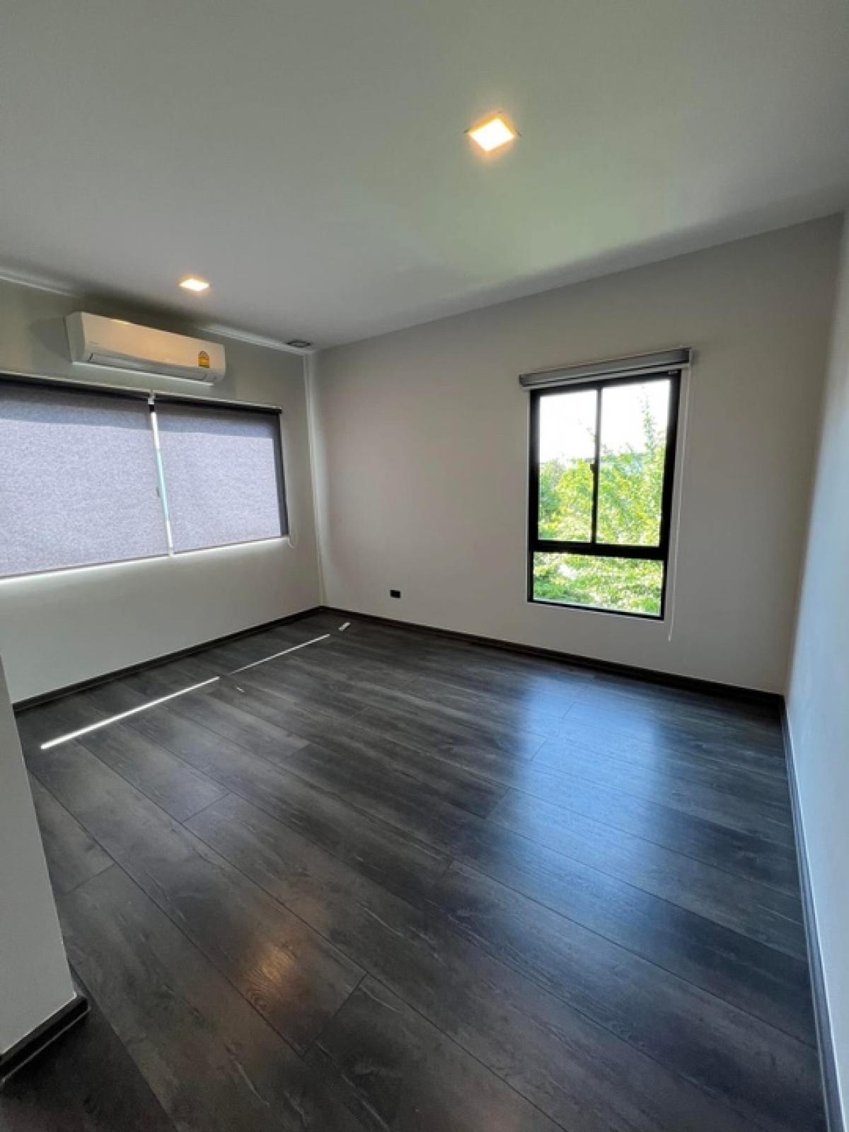 ขายบ้านบางนา แบริ่ง ลาซาล : ขายบ้าน Vive Bangna Km 7 ขนาด 225 Sq.m 3 Bed 4 bath  เพียง 18,000,000 MB ติดต่อ 086-795-9997 (จิมมี่)