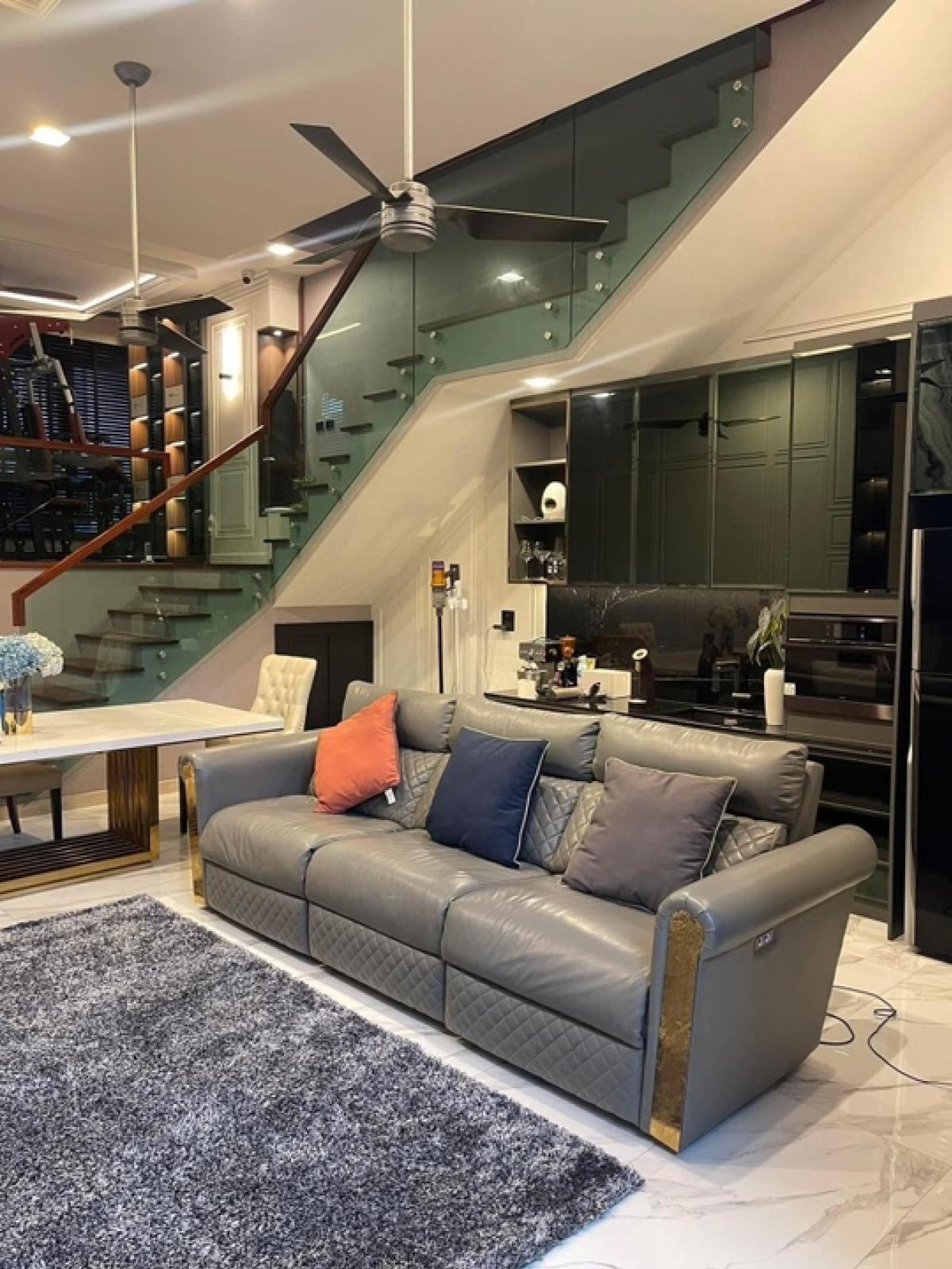 ขายทาวน์โฮมลาดพร้าว เซ็นทรัลลาดพร้าว : 📢👇Sell with tenant til 30/13/25 Luxury 3.5 story townhouse at The Eight Jatujak Ratchada, near Central Ladprao , Jatujak park, easily traveling in many routes