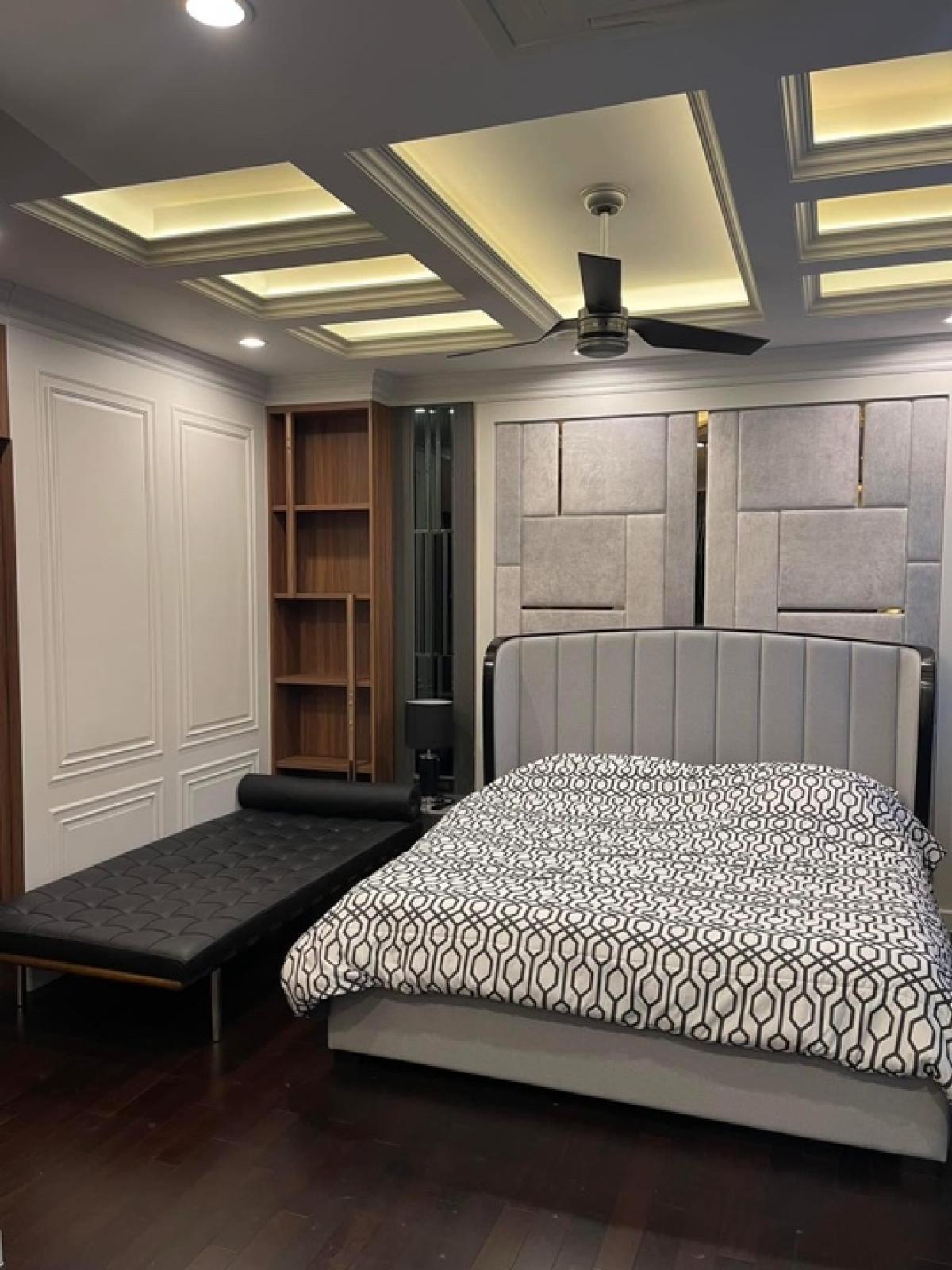 ขายทาวน์โฮมลาดพร้าว เซ็นทรัลลาดพร้าว : 📢👇Sell with tenant til 30/13/25 Luxury 3.5 story townhouse at The Eight Jatujak Ratchada, near Central Ladprao , Jatujak park, easily traveling in many routes