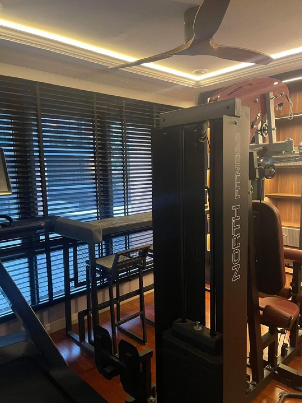 ขายทาวน์โฮมลาดพร้าว เซ็นทรัลลาดพร้าว : 📢👇Sell with tenant til 30/13/25 Luxury 3.5 story townhouse at The Eight Jatujak Ratchada, near Central Ladprao , Jatujak park, easily traveling in many routes