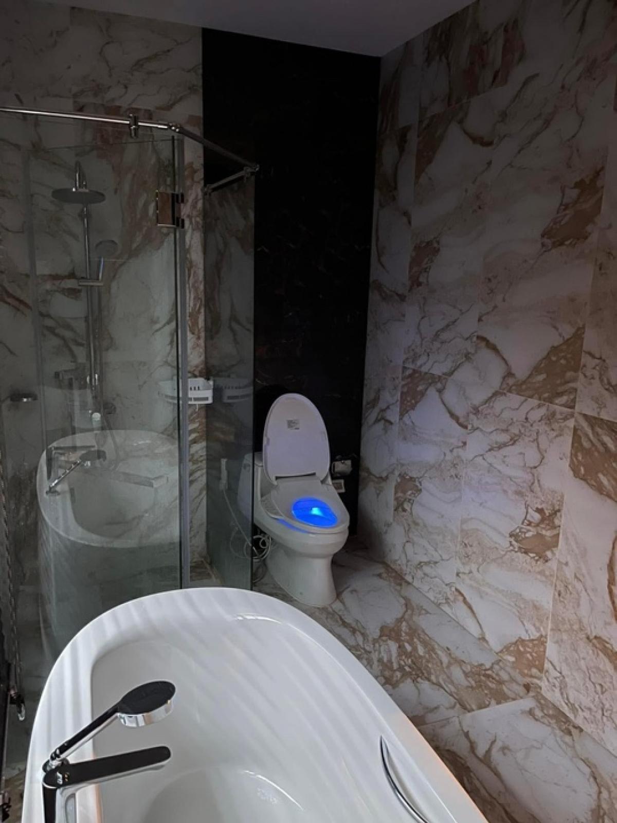 ขายทาวน์โฮมลาดพร้าว เซ็นทรัลลาดพร้าว : 📢👇Sell with tenant til 30/13/25 Luxury 3.5 story townhouse at The Eight Jatujak Ratchada, near Central Ladprao , Jatujak park, easily traveling in many routes