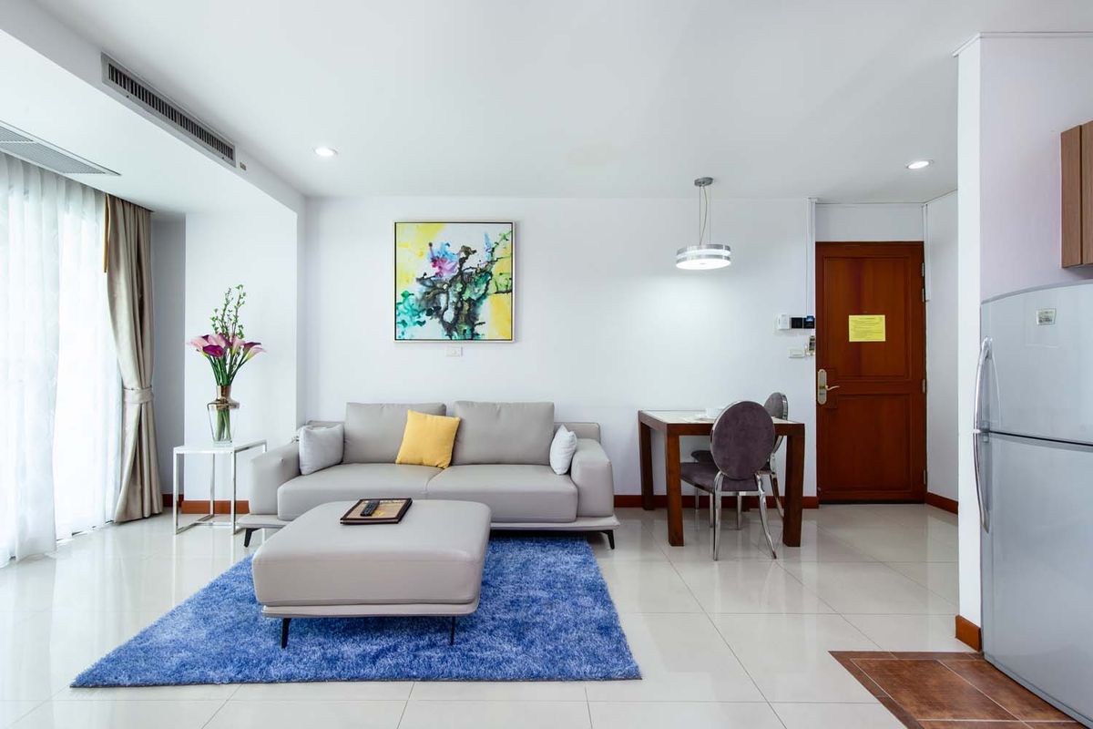For RentBangna, Bearing, Lasalle : Residence for Rent in Bangna, Fully equipped with convenient amenities, located close to Bangkok Patana School and not far from BTS Bearing. Small pets are allowed.