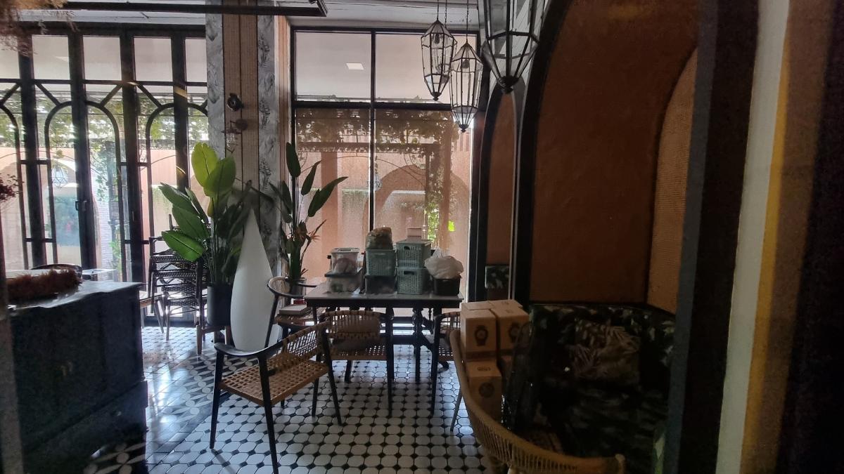 For RentRetail SpaceSukhumvit, Asoke, Thonglor : Phrom Phong, space for rent for a shop, suitable for a restaurant  Floor G 1,500 baht per square meter, size 87.07 square meters