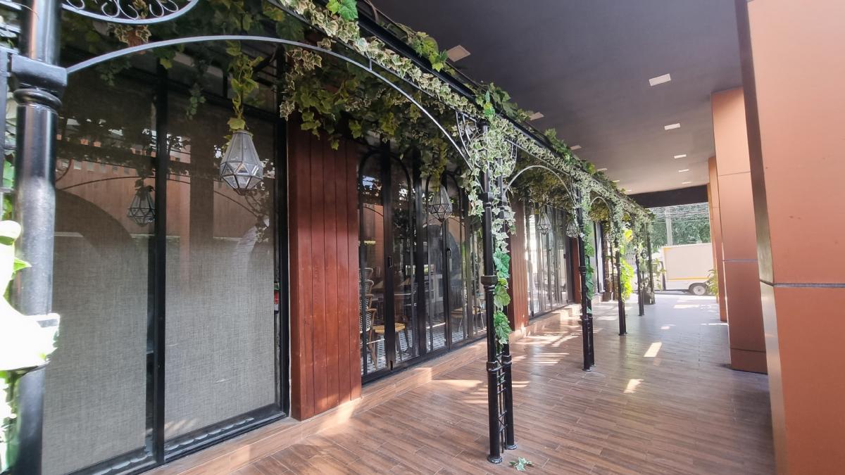 For RentRetail SpaceSukhumvit, Asoke, Thonglor : Phrom Phong, space for rent for a shop, suitable for a restaurant  Floor G 1,500 baht per square meter, size 87.07 square meters