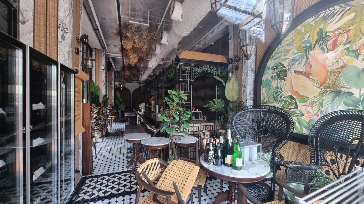 For RentRetail SpaceSukhumvit, Asoke, Thonglor : Phrom Phong, space for rent for a shop, suitable for a restaurant  Floor G 1,500 baht per square meter, size 87.07 square meters