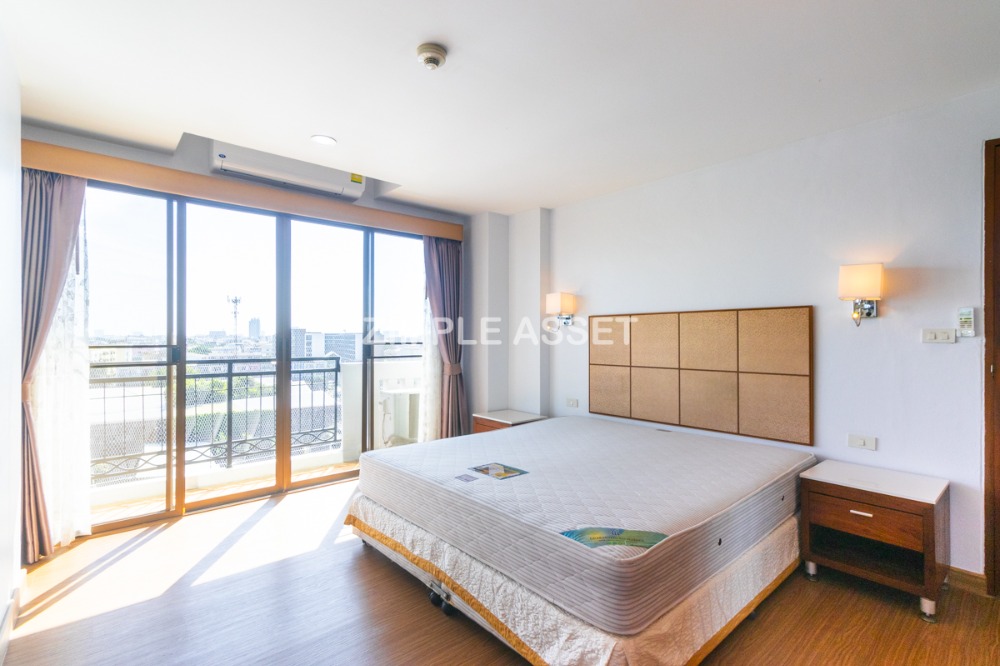 For RentBangna, Bearing, Lasalle : Residence for Rent in Bangna, Fully equipped with convenient amenities, located close to Bangkok Patana School and not far from BTS Bearing. Small pets are allowed.