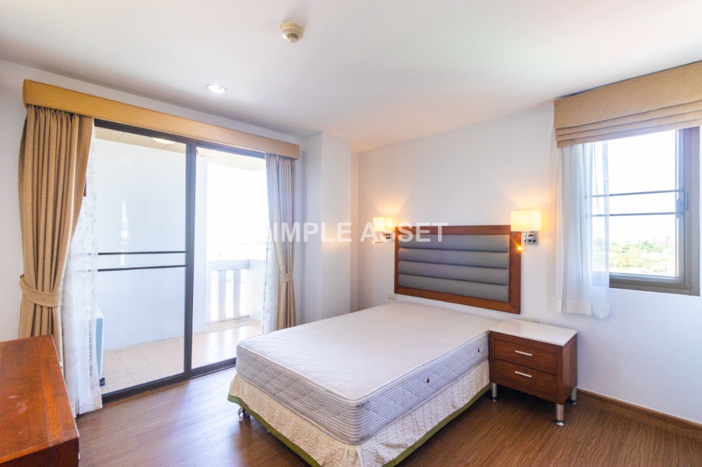 For RentBangna, Bearing, Lasalle : Residence for Rent in Bangna, Fully equipped with convenient amenities, located close to Bangkok Patana School and not far from BTS Bearing. Small pets are allowed.