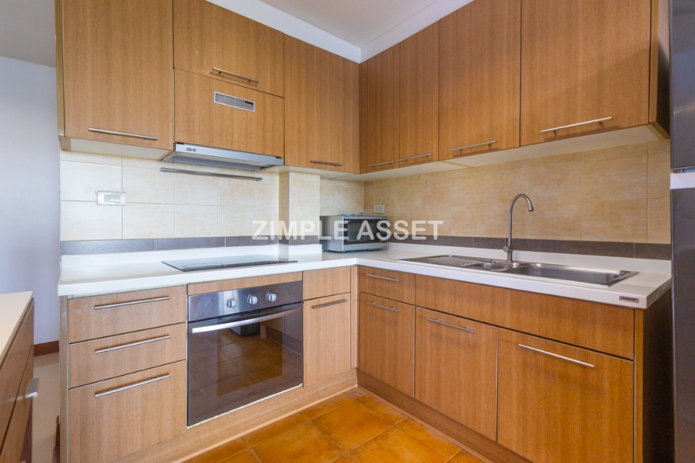 For RentBangna, Bearing, Lasalle : Residence for Rent in Bangna, Fully equipped with convenient amenities, located close to Bangkok Patana School and not far from BTS Bearing. Small pets are allowed.