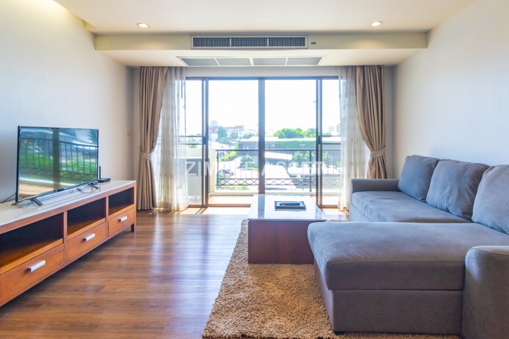 For RentBangna, Bearing, Lasalle : Residence for Rent in Bangna, Fully equipped with convenient amenities, located close to Bangkok Patana School and not far from BTS Bearing. Small pets are allowed.