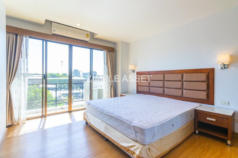 For RentBangna, Bearing, Lasalle : Residence for Rent in Bangna, Fully equipped with convenient amenities, located close to Bangkok Patana School and not far from BTS Bearing. Small pets are allowed.