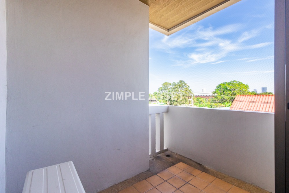 For RentBangna, Bearing, Lasalle : Residence for Rent in Bangna, Fully equipped with convenient amenities, located close to Bangkok Patana School and not far from BTS Bearing. Small pets are allowed.