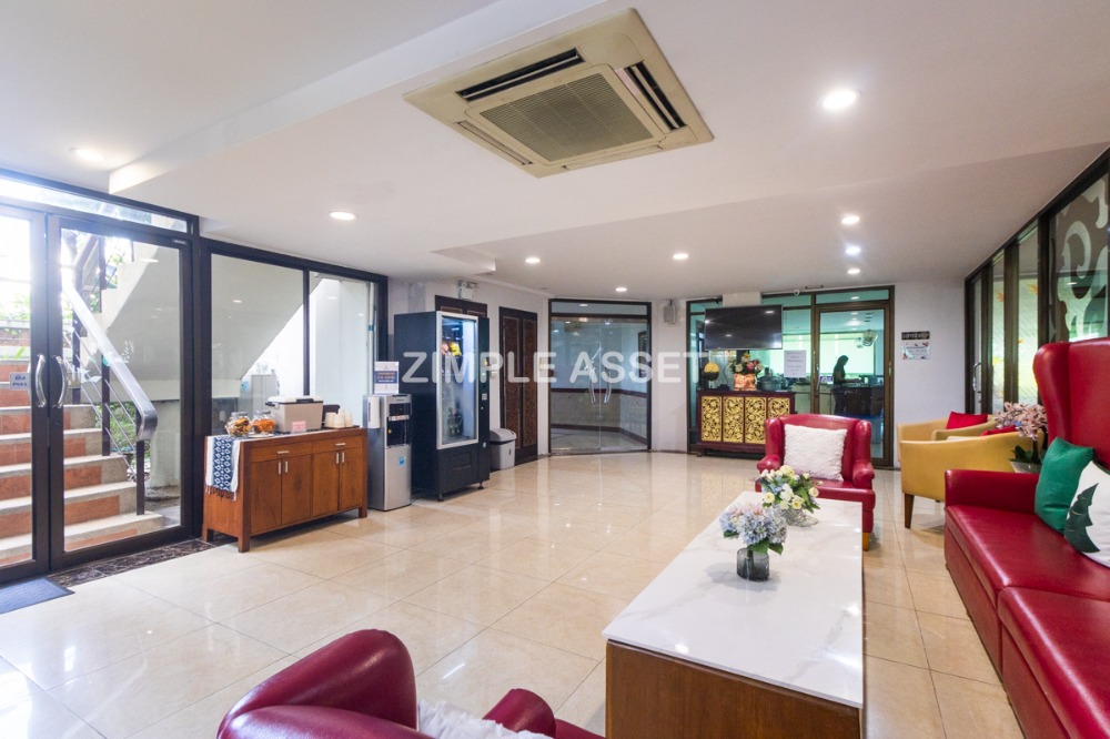 For RentBangna, Bearing, Lasalle : Residence for Rent in Bangna, Fully equipped with convenient amenities, located close to Bangkok Patana School and not far from BTS Bearing. Small pets are allowed.