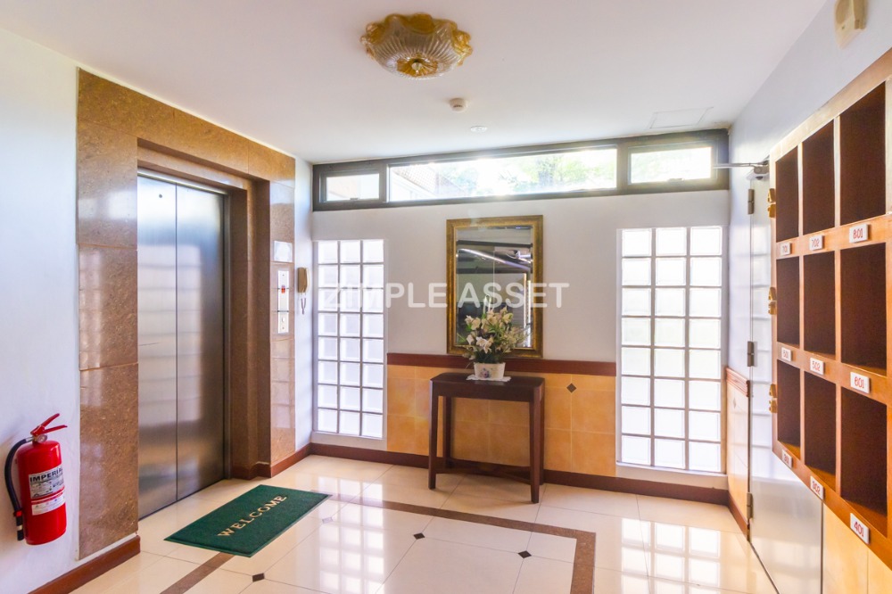 For RentBangna, Bearing, Lasalle : Residence for Rent in Bangna, Fully equipped with convenient amenities, located close to Bangkok Patana School and not far from BTS Bearing. Small pets are allowed.