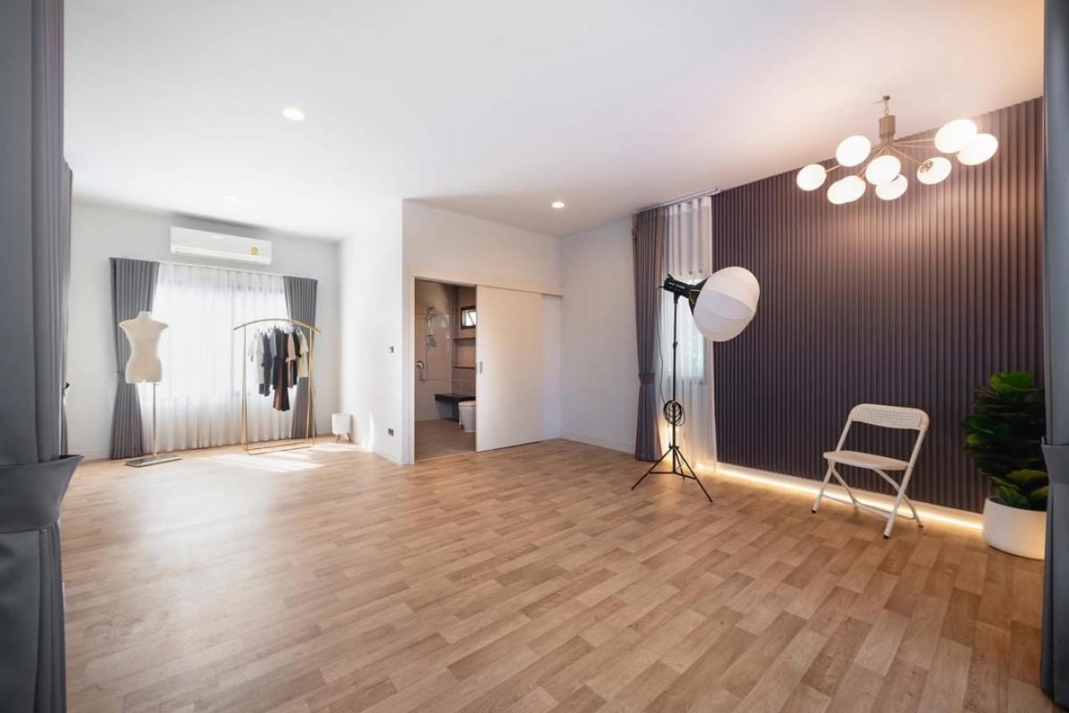 For SaleHousePhutthamonthon, Salaya : House for sale, Setthasiri Thawi Watthana project, size 341 Sq.m, 5 bed, 5 bath, special price only 23,900,000 MB, contact 086-795-9997 (Jimmy)