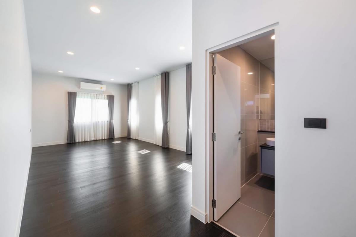 For SaleHousePhutthamonthon, Salaya : House for sale, Setthasiri Thawi Watthana project, size 341 Sq.m, 5 bed, 5 bath, special price only 23,900,000 MB, contact 086-795-9997 (Jimmy)