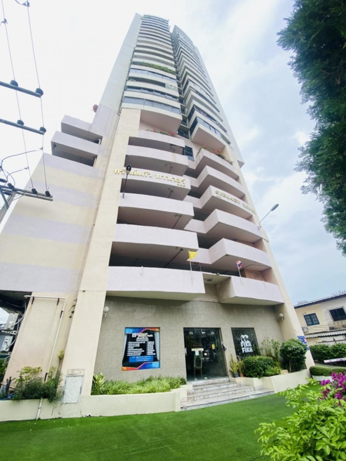 ขายคอนโดรัชดา ห้วยขวาง : For Sale 1.2 M #ขายคอนโด ทรัพย์แก้ว ทาวเวอร์ (ห้องเปล่า)รายละเอียดห้อง:- ห้องขนาด 35 ตร.ม.- ชั้น 12 มีระเบียงขนาดใหญ่