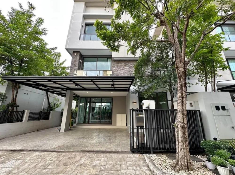For RentTownhomeKaset Nawamin,Ladplakao : For rent: 3-storey twin house on Prasertmanukit Road, near Sukonthasawat Intersection, fully furnished and equipped with electrical appliances, ready to move in, suitable for living or making a home office.