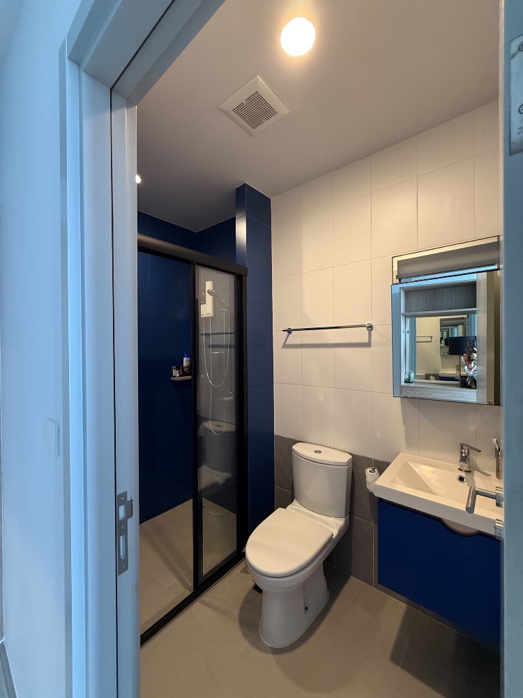 For RentCondoSukhumvit, Asoke, Thonglor : Condo for rent: XT Ekkamai, new condo, fully furnished, ready to move in, close to BTS Ekkamai and shopping malls!!