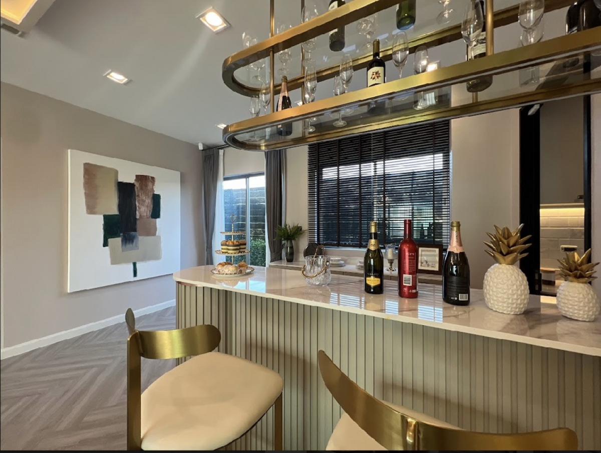 For SaleHouseLadkrabang, Suwannaphum Airport : Perfect masterpiece Rama9 5 bed 6 bath size 393 Sq.m only 55,500,000 MB contact 086-795-9997 (Jimmy)