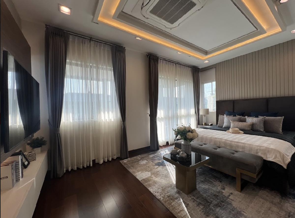 For SaleHouseLadkrabang, Suwannaphum Airport : Perfect masterpiece Rama9 5 bed 6 bath size 393 Sq.m only 55,500,000 MB contact 086-795-9997 (Jimmy)