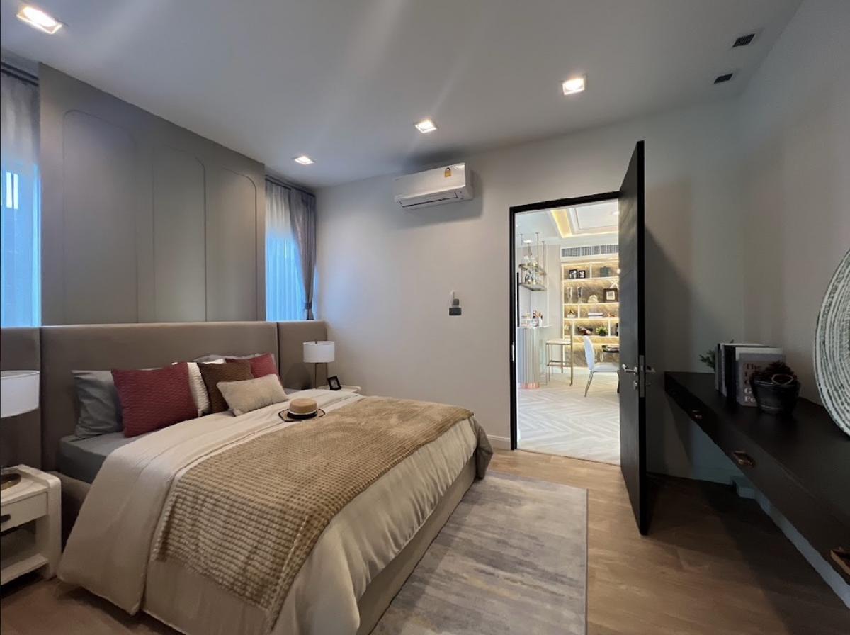 For SaleHouseLadkrabang, Suwannaphum Airport : Perfect masterpiece Rama9 5 bed 6 bath size 393 Sq.m only 55,500,000 MB contact 086-795-9997 (Jimmy)