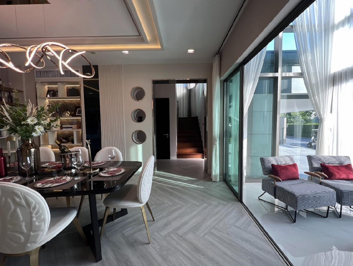 For SaleHouseLadkrabang, Suwannaphum Airport : Perfect masterpiece Rama9 5 bed 6 bath size 393 Sq.m only 55,500,000 MB contact 086-795-9997 (Jimmy)